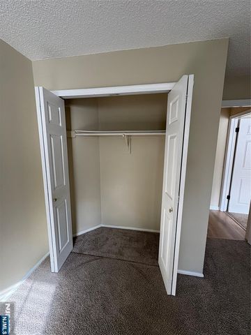 861 Juniper Way, Mahwah, NJ 07430