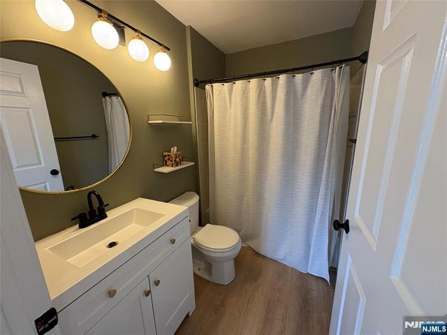 861 Juniper Way, Mahwah, NJ 07430