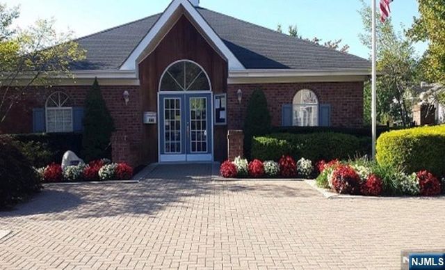 861 Juniper Way, Mahwah, NJ 07430