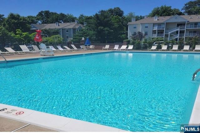 861 Juniper Way, Mahwah, NJ 07430