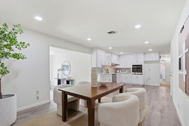 546 Woodstock Way, Santa Clara, CA 95054