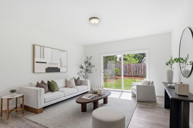546 Woodstock Way, Santa Clara, CA 95054