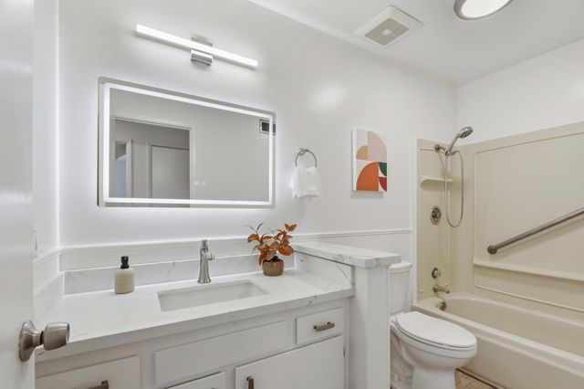 546 Woodstock Way, Santa Clara, CA 95054