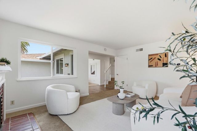 546 Woodstock Way, Santa Clara, CA 95054