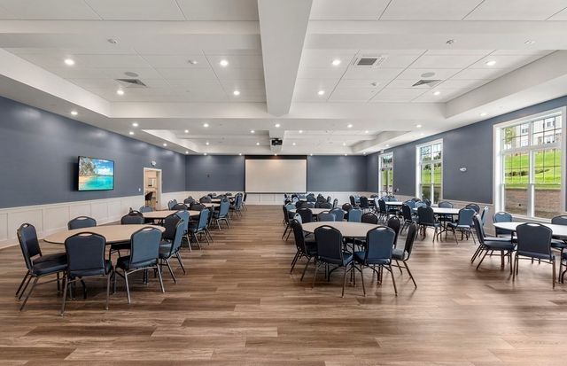 2 Codman Way 402, Westborough, MA 01581