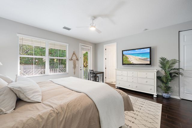 1056 Piccadilly Street, Palm Beach Gardens, FL 33418