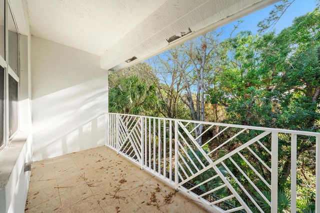 1056 Piccadilly Street, Palm Beach Gardens, FL 33418