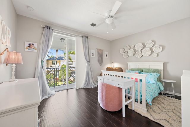 1056 Piccadilly Street, Palm Beach Gardens, FL 33418