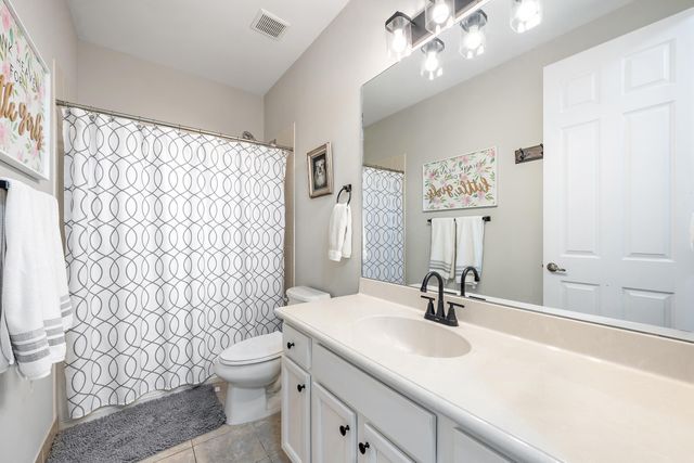 1056 Piccadilly Street, Palm Beach Gardens, FL 33418