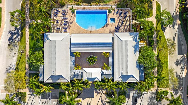 1056 Piccadilly Street, Palm Beach Gardens, FL 33418