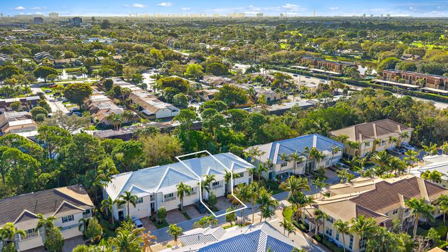 1056 Piccadilly Street, Palm Beach Gardens, FL 33418