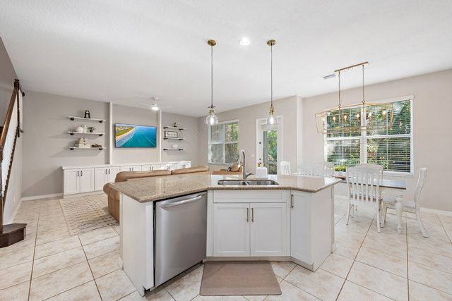 1056 Piccadilly Street, Palm Beach Gardens, FL 33418