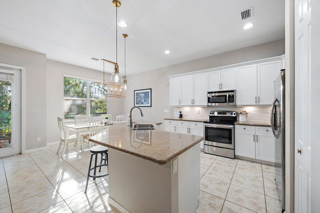 1056 Piccadilly Street, Palm Beach Gardens, FL 33418