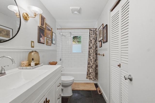 334 Rogers St, Lowell, MA 01852