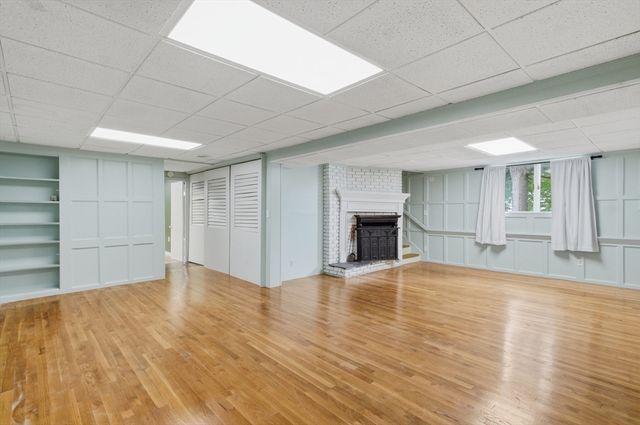 334 Rogers St, Lowell, MA 01852