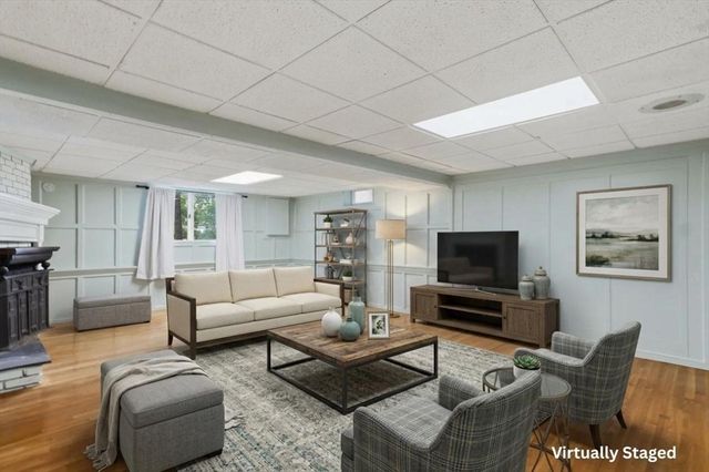 334 Rogers St, Lowell, MA 01852