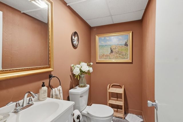 334 Rogers St, Lowell, MA 01852