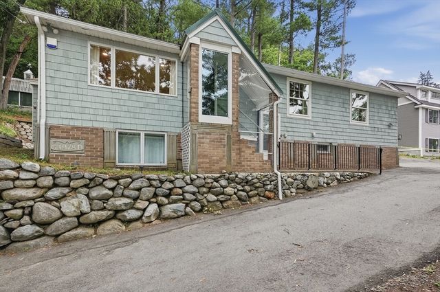 334 Rogers St, Lowell, MA 01852