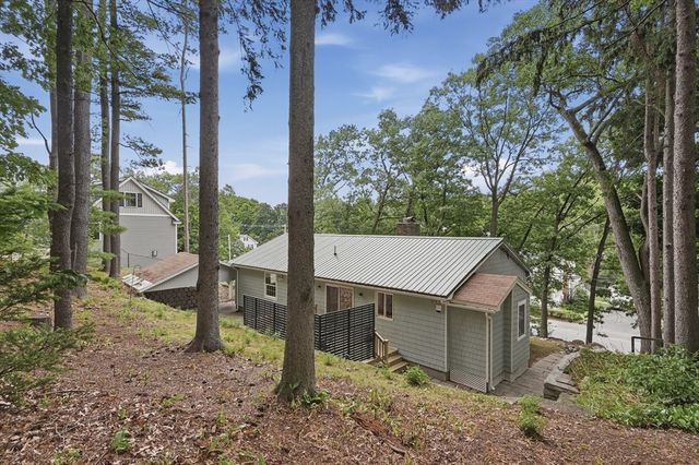 334 Rogers St, Lowell, MA 01852