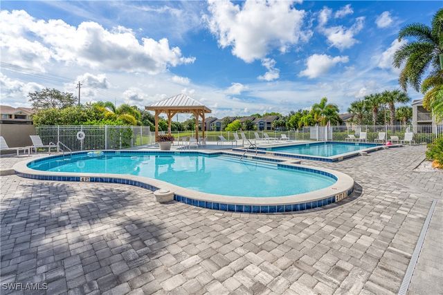 153 Santa Clara DR 15, Naples, FL 34104