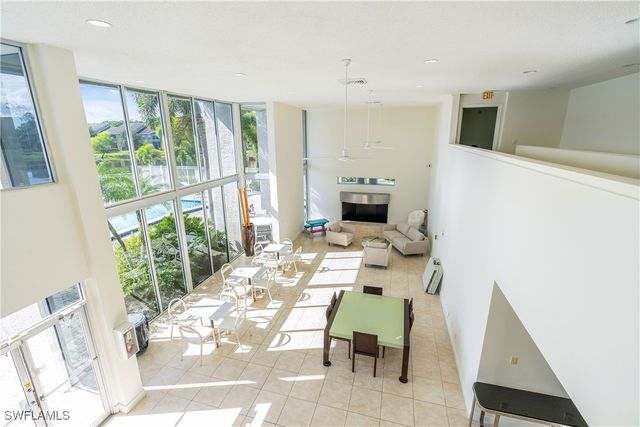 153 Santa Clara DR 15, Naples, FL 34104