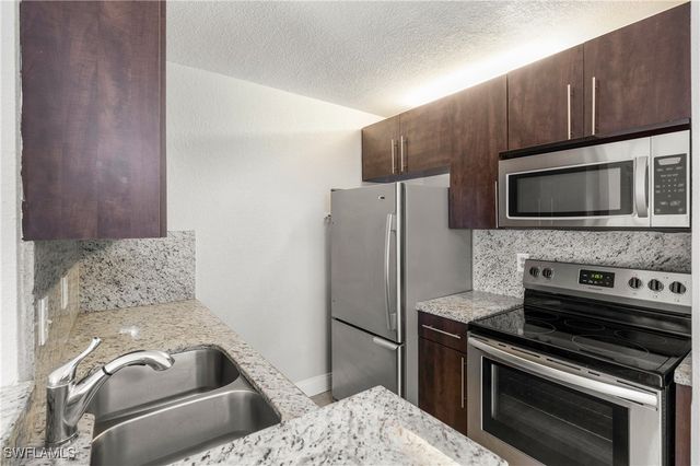 153 Santa Clara DR 15, Naples, FL 34104