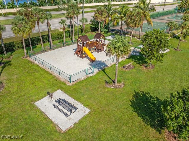 153 Santa Clara DR 15, Naples, FL 34104