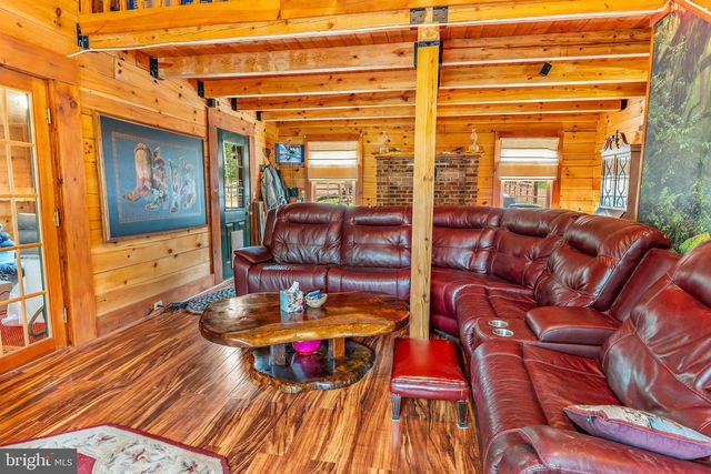 1305 WHISPERING PINES RD, Slanesville, WV 25444