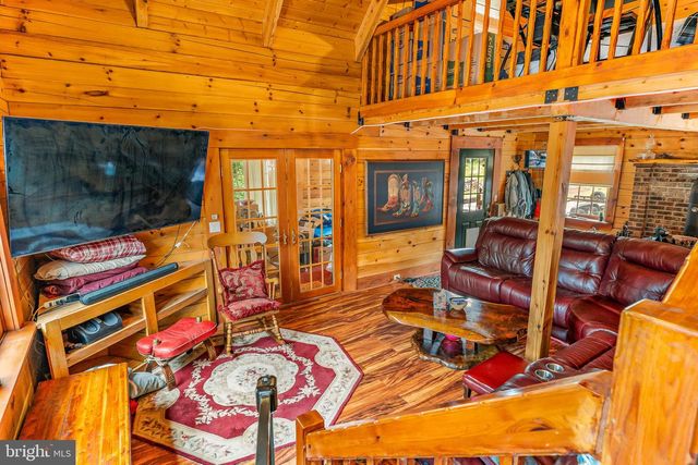 1305 WHISPERING PINES RD, Slanesville, WV 25444