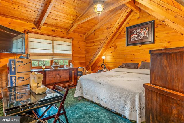1305 WHISPERING PINES RD, Slanesville, WV 25444