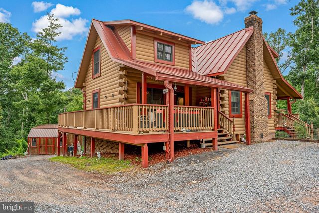 1305 WHISPERING PINES RD, Slanesville, WV 25444