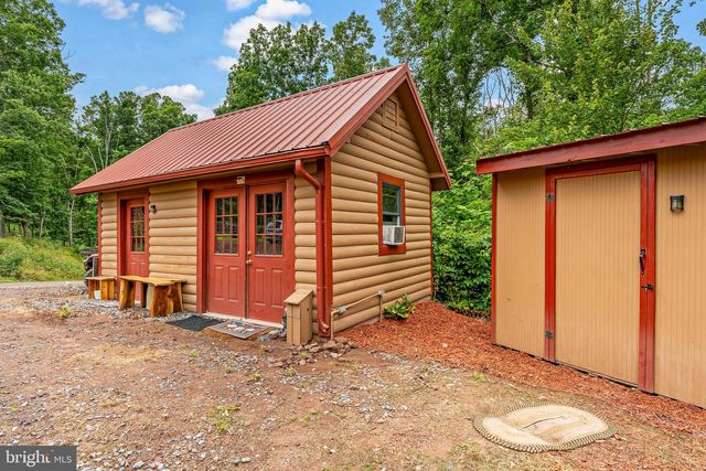 1305 WHISPERING PINES RD, Slanesville, WV 25444