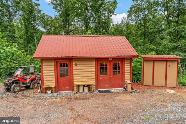 1305 WHISPERING PINES RD, Slanesville, WV 25444