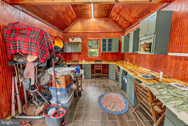 1305 WHISPERING PINES RD, Slanesville, WV 25444