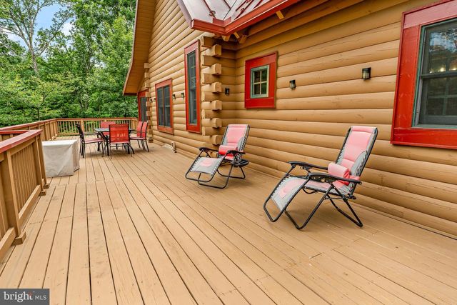 1305 WHISPERING PINES RD, Slanesville, WV 25444