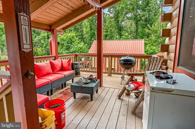 1305 WHISPERING PINES RD, Slanesville, WV 25444
