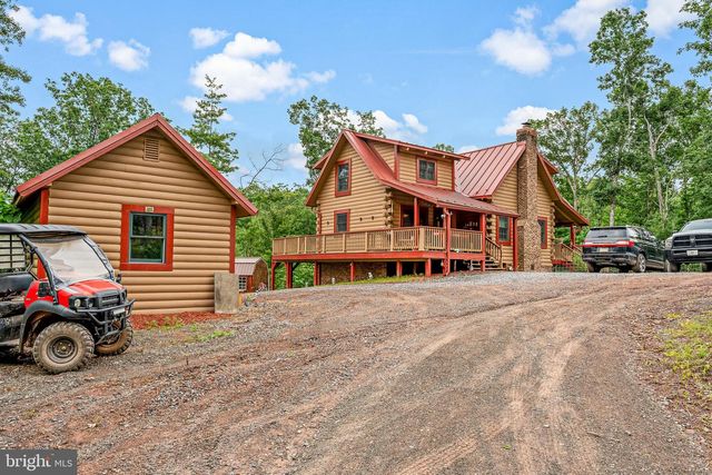 1305 WHISPERING PINES RD, Slanesville, WV 25444