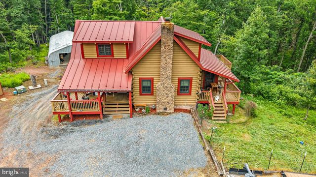 1305 WHISPERING PINES RD, Slanesville, WV 25444
