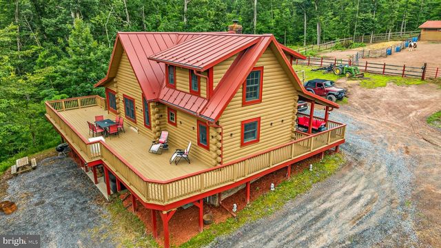 1305 WHISPERING PINES RD, Slanesville, WV 25444