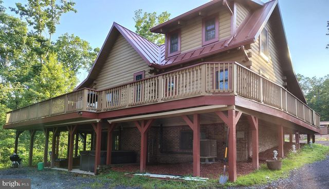 1305 WHISPERING PINES RD, Slanesville, WV 25444