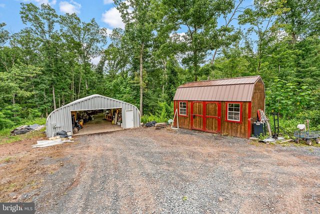 1305 WHISPERING PINES RD, Slanesville, WV 25444
