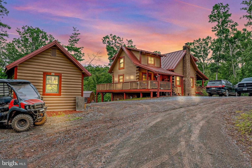 1305 WHISPERING PINES RD, Slanesville, WV 25444
