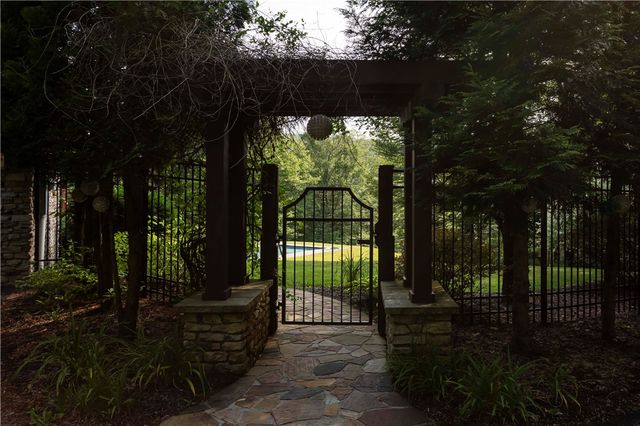 470 Pheasant Run Lane, Seven Springs Resort, PA 15622