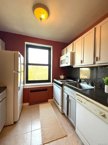 73-11 Bell Blvd 5D, Bayside, NY 11364