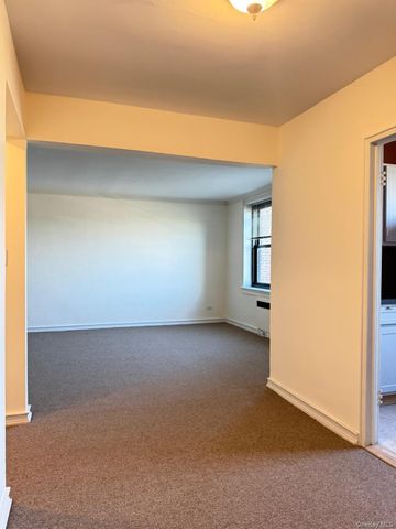 73-11 Bell Blvd 5D, Bayside, NY 11364