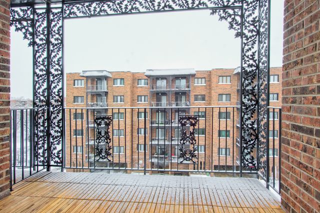 9396 Landings Lane 302, Des Plaines, IL 60016