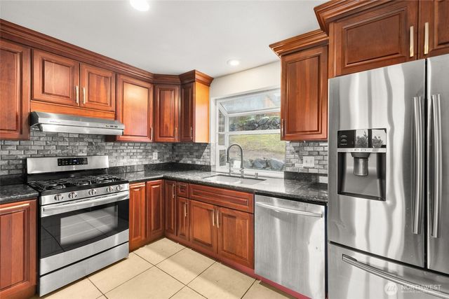 2702 Cedar Avenue S, Renton, WA 98055