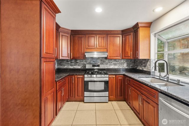 2702 Cedar Avenue S, Renton, WA 98055