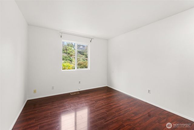 2702 Cedar Avenue S, Renton, WA 98055