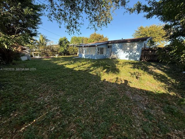 2340 Jamaica Dr, Miramar, FL 33023